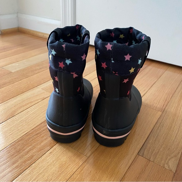 Like New 🆕 Cat Jack Snow Boots ❄️. black/star. Little kids (toddler) size 7. - Picture 5 of 5